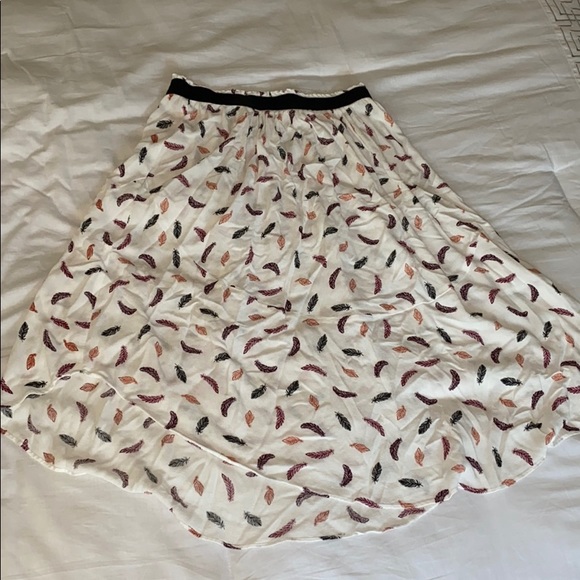 H&M Feather Skirt - Picture 1 of 2